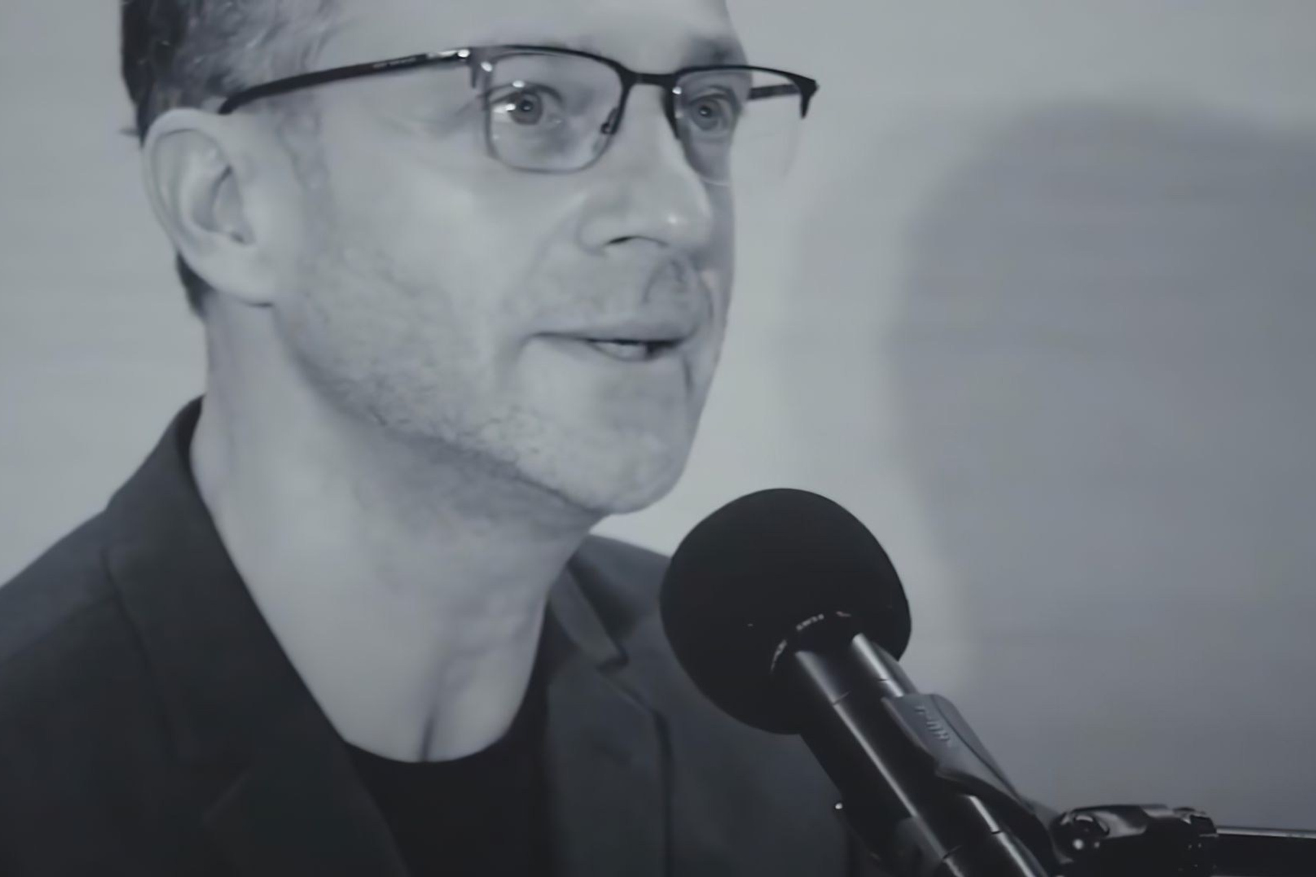 Salon Poezji K40 - Grzegorz Damięcki - Jacek Kaczmarski - „Mury”