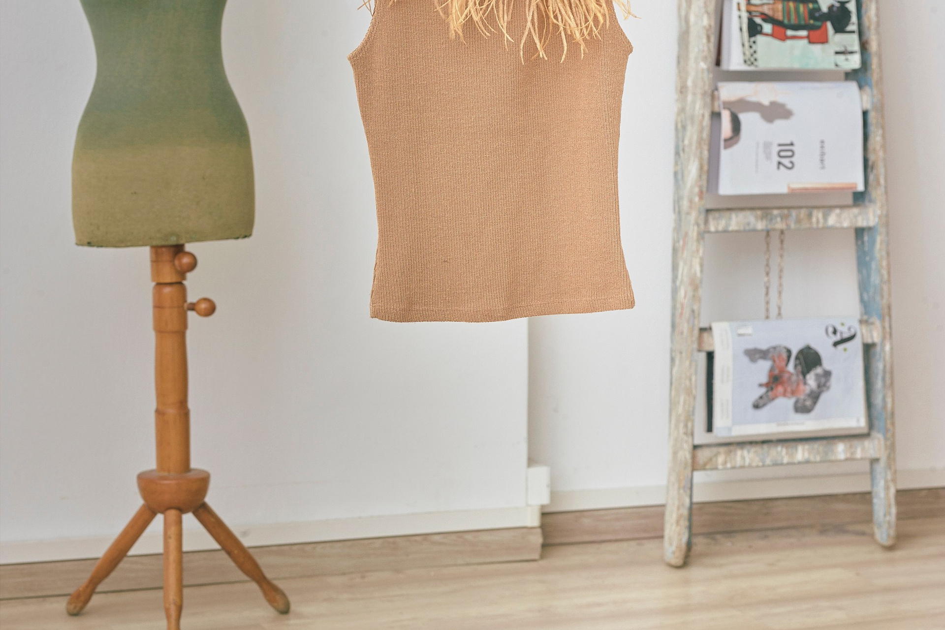 Tops / T-shirts / Shirts