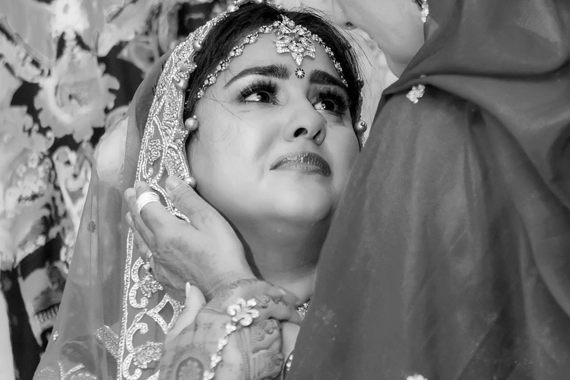 Wedding photographer Wrest Park, Bedfordshire UK Nikon D850 Bride getting emotional with her mother