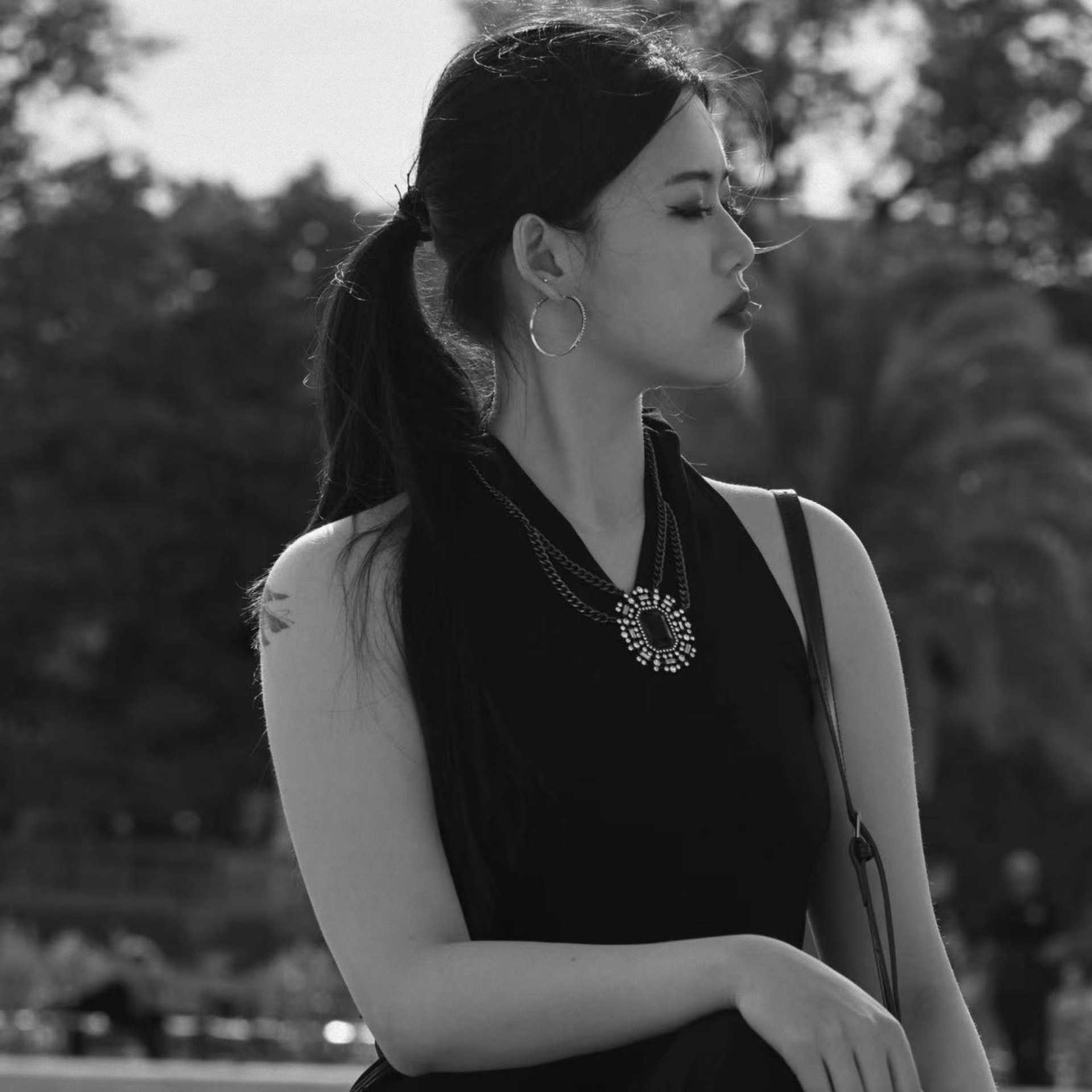 Lifestyle & Travel Portrait photography in Paris Shyl