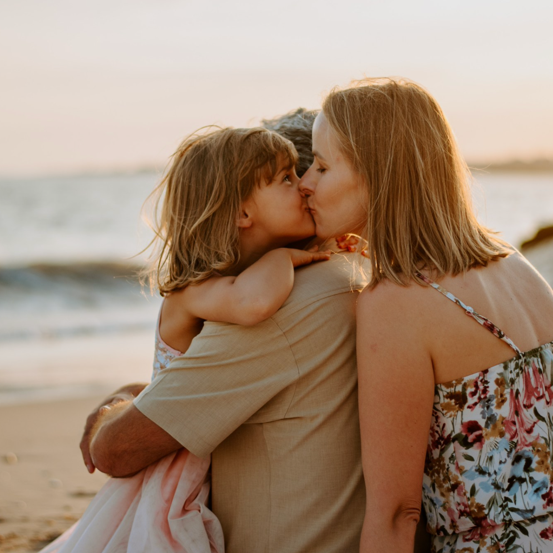 Testimonials. Lifestyle, wedding and family photographer