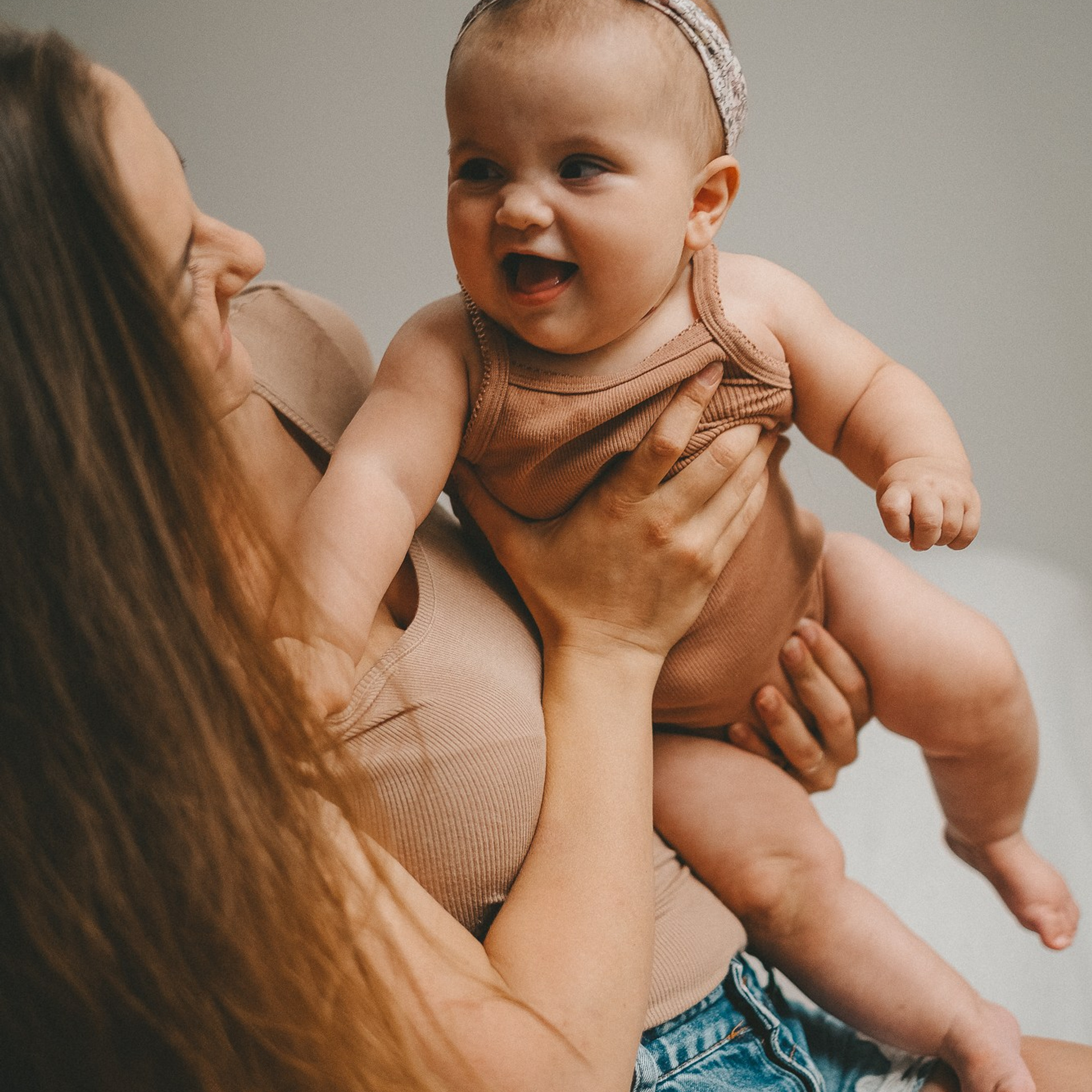 Familie. Eure authentischen Familien- & Newbornmomente –erzählt in Fotos & Videos