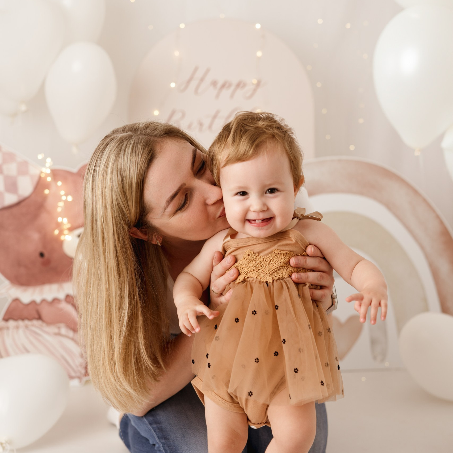 Sesja roczkowa i dziecięca w Łodzi. Fotograf Łódź - sesja ciążowa, noworodkowa, dziecięca. Studio w Łodzi