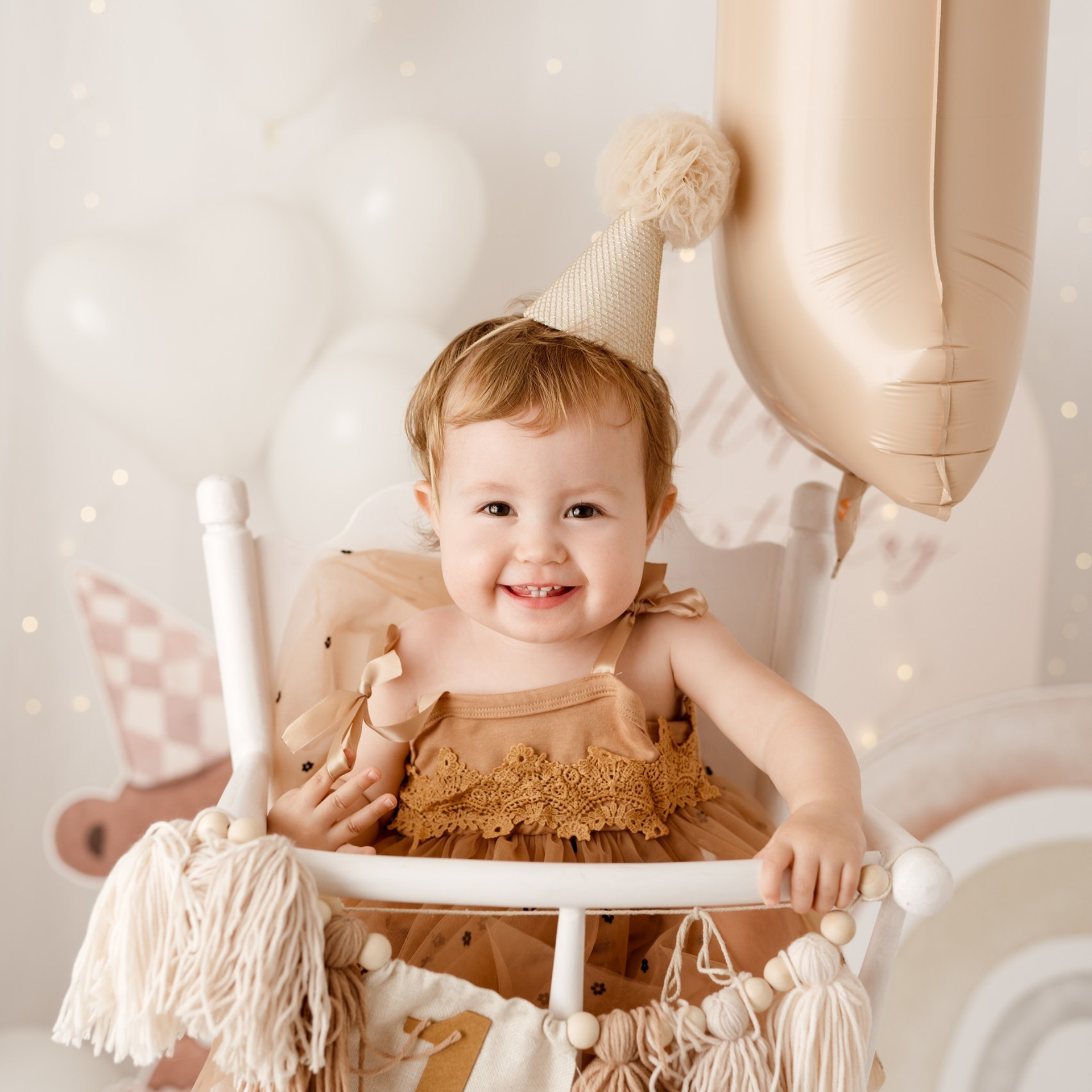 Sesja roczkowa i dziecięca w Łodzi. Fotograf Łódź - sesja ciążowa, noworodkowa, dziecięca. Studio w Łodzi