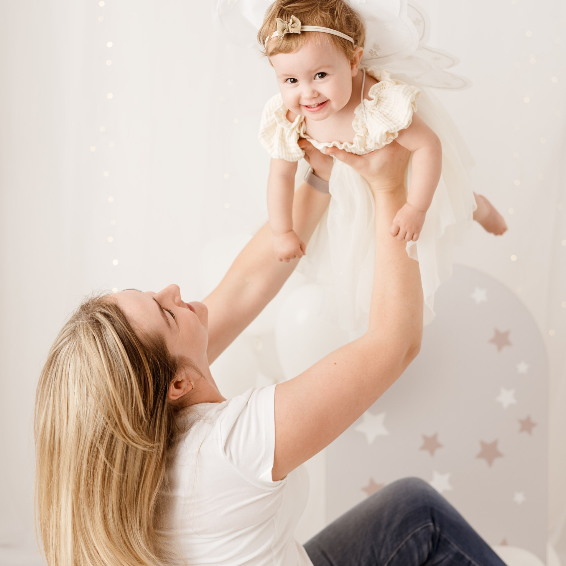 Sesja roczkowa i dziecięca w Łodzi. Fotograf Łódź - sesja ciążowa, noworodkowa, dziecięca. Studio w Łodzi