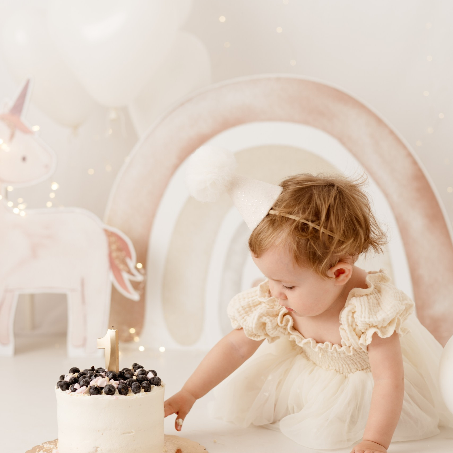 Sesja roczkowa i dziecięca w Łodzi. Fotograf Łódź - sesja ciążowa, noworodkowa, dziecięca. Studio w Łodzi