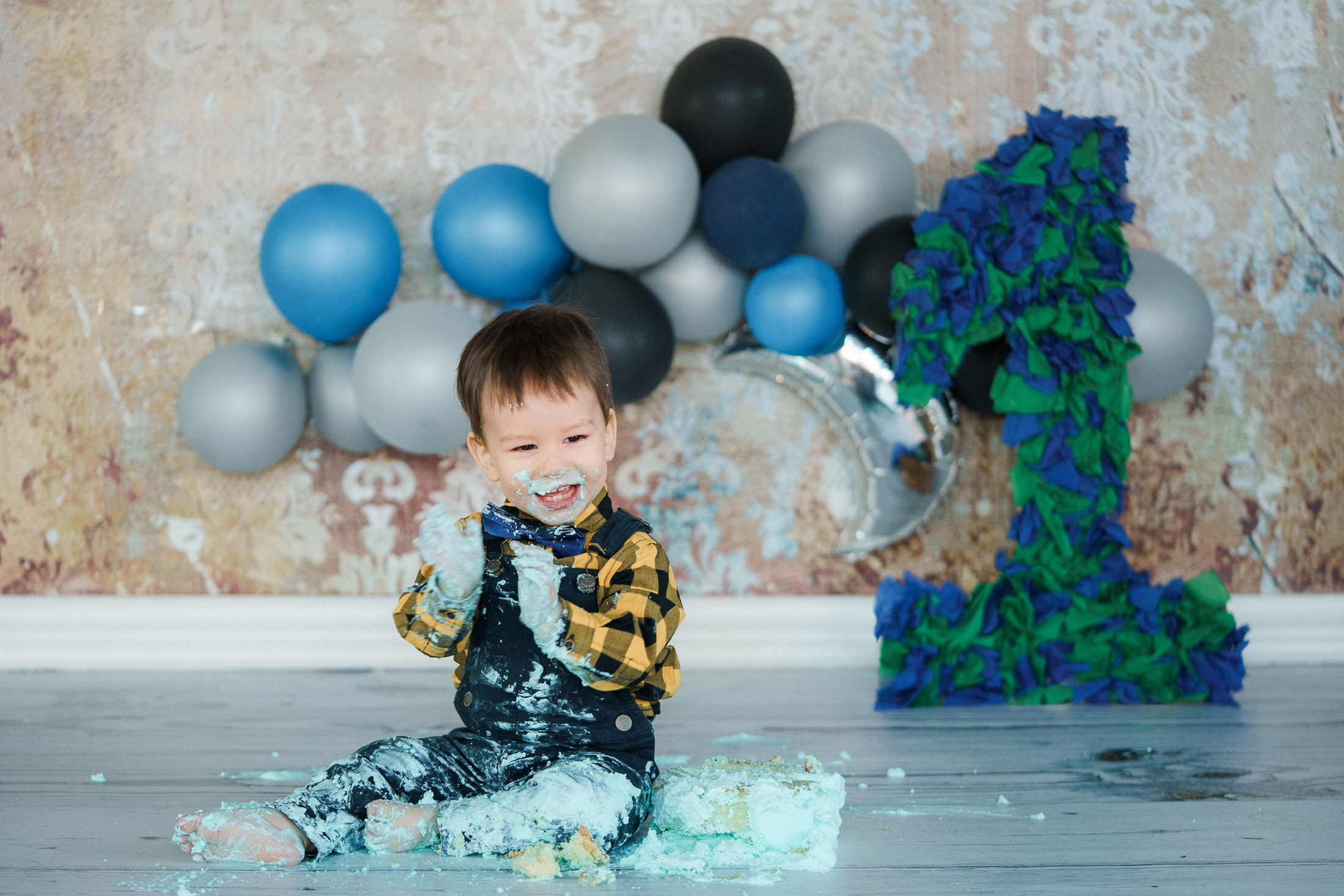 Cake smash 1-vuotiskuvaus Helsingissä