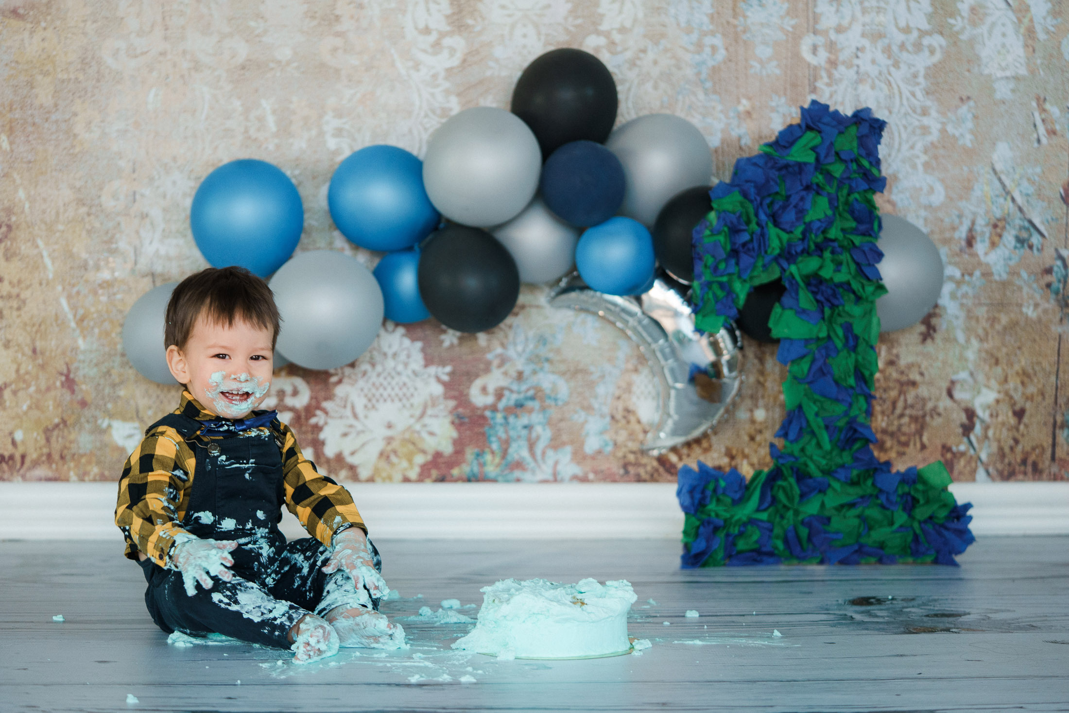 Cake smash 1-vuotiskuvaus Helsingissä