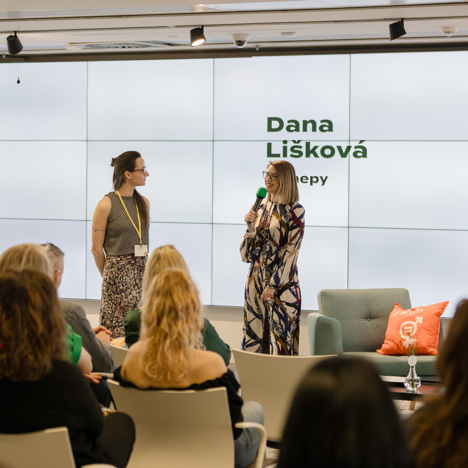 ABOUT. Dana Lišková — Empathetic Photographer | Introspective Artist |Neurodivergent Coach | Founder of Artepy.cz