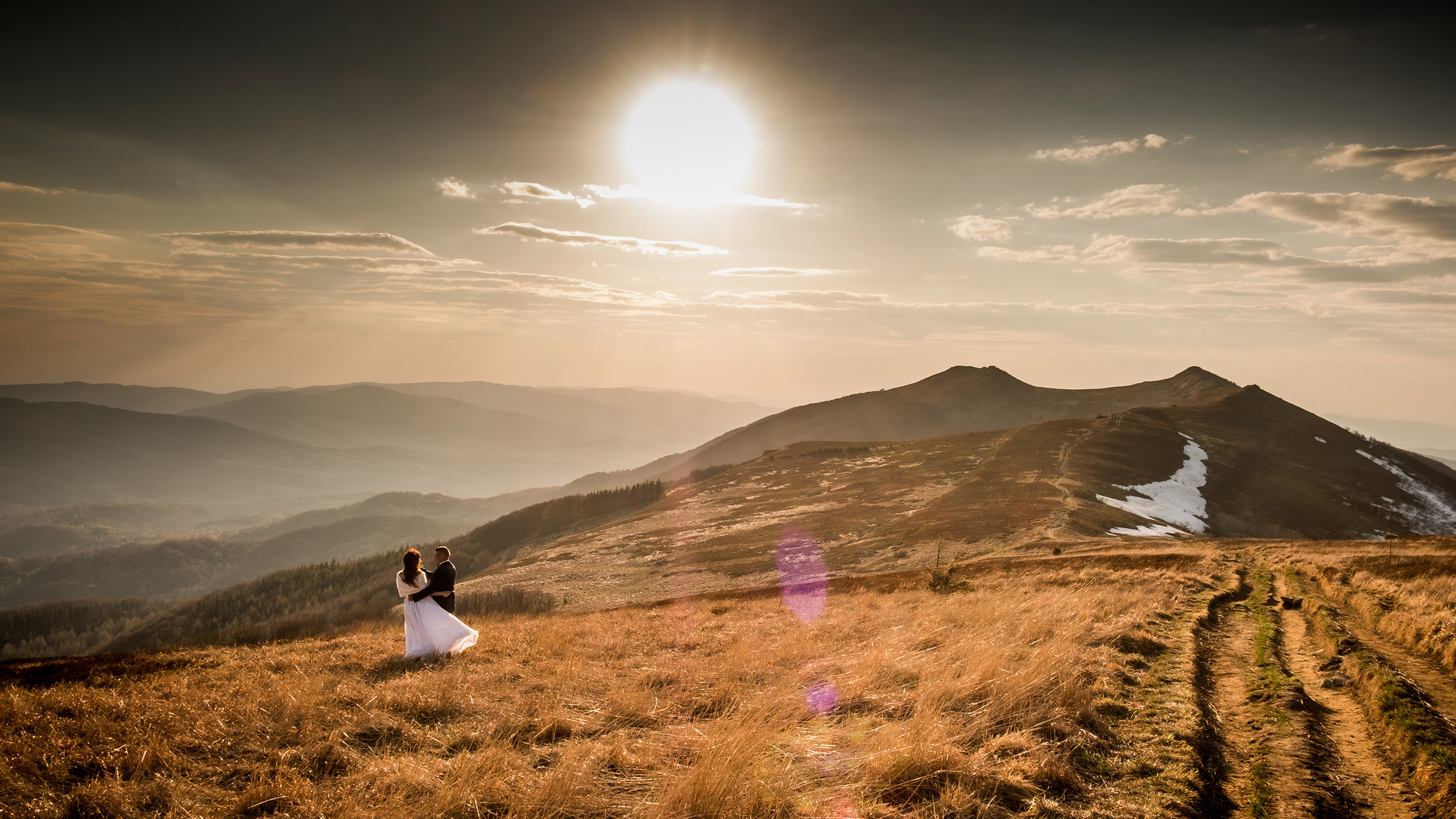Kontakt. Film i fotografia ślubna