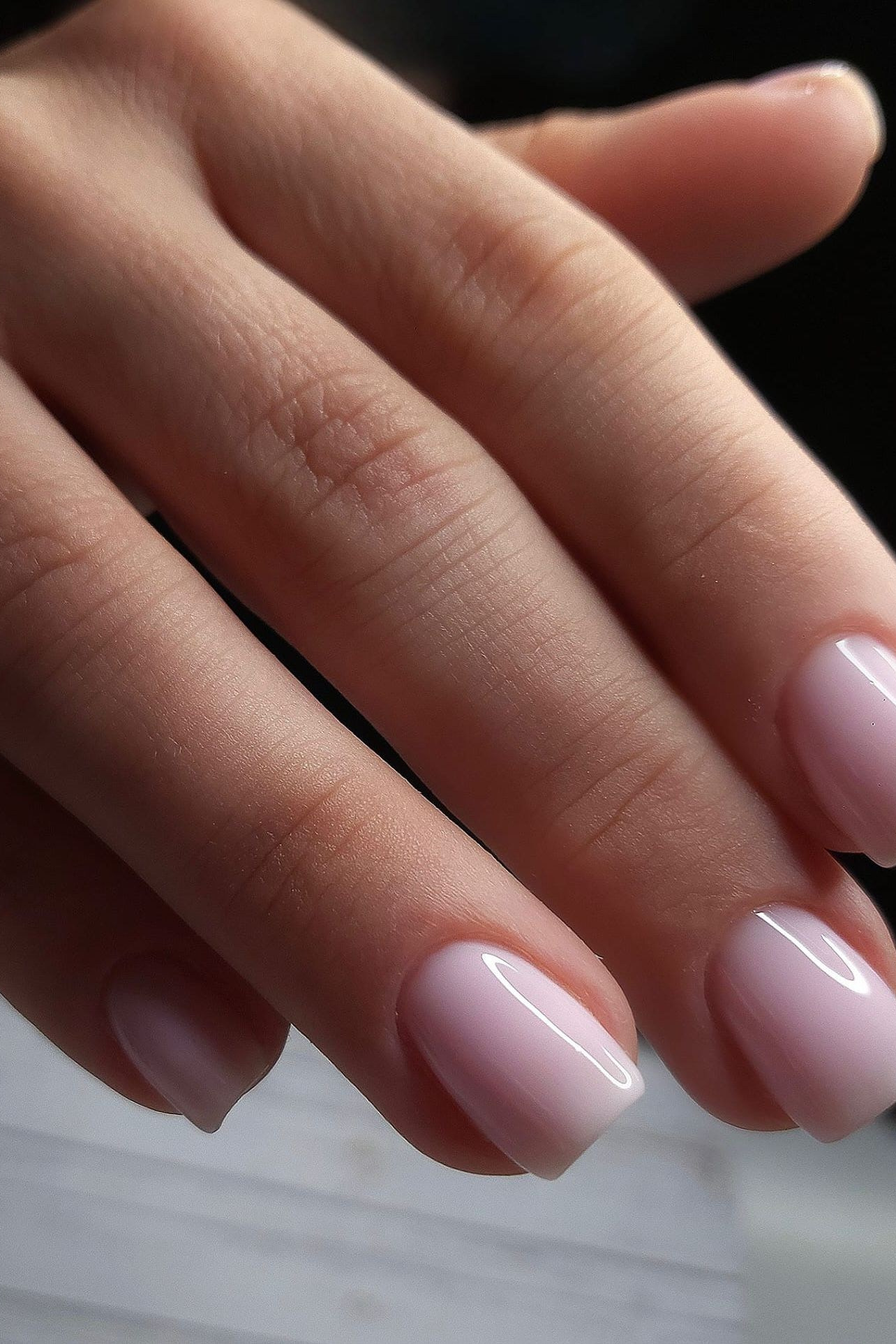 Professionelle Nagelmodellierungs-Schulungen in Stuttgart Gel-Lack-System & Maniküre-Kurse | Beauty Academy Stuttgart Kombi-Maniküre & Pedik. Beauty Studio Perfekto