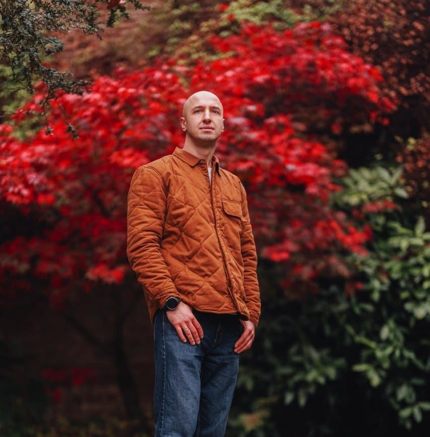 a photo of a male wedding photographer in London