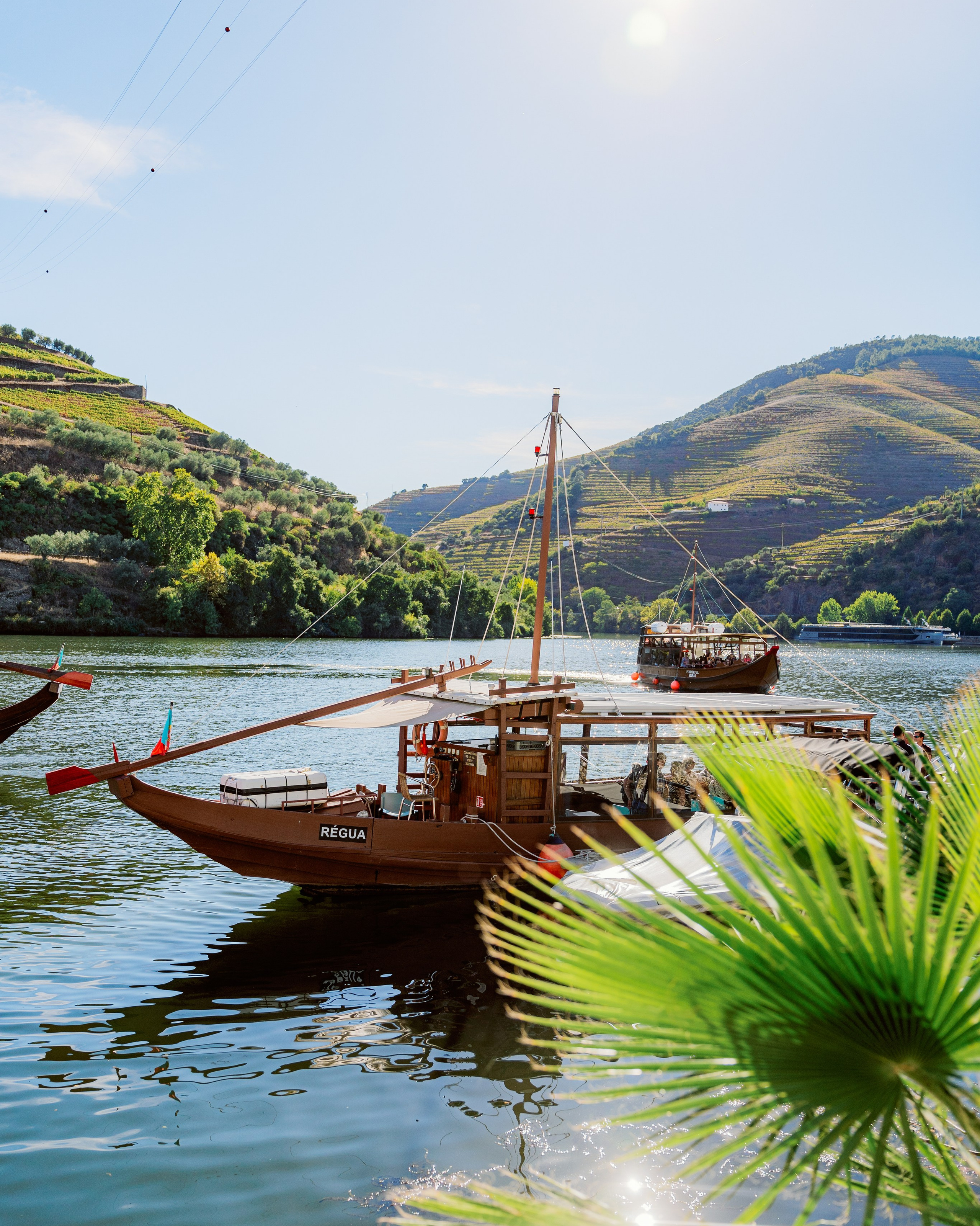 Прогулка на традиционной лодке по реке Дору из Пиньян