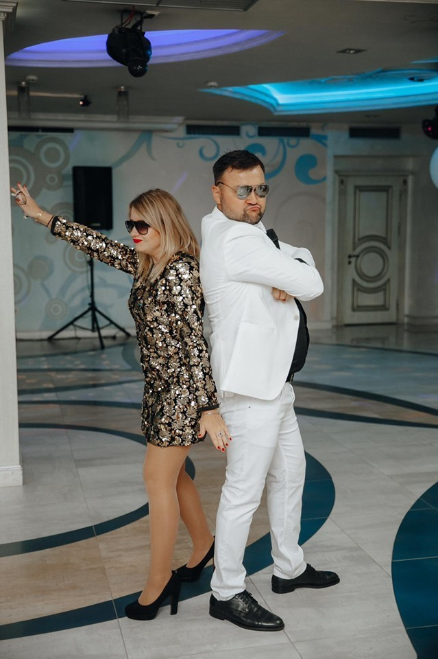 ведущий москва