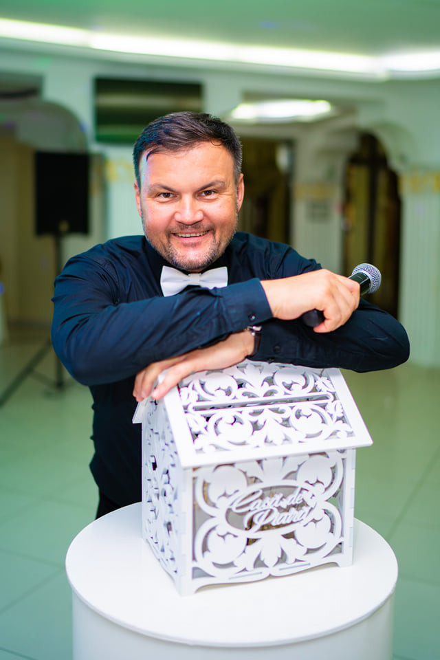 Moderator pentru nunta,cumatrie,zi de nastere,petrecerei corporative.