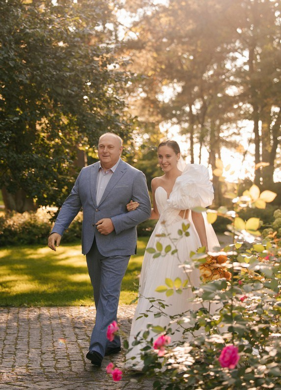 Intimate embrace in soft, neutral tones