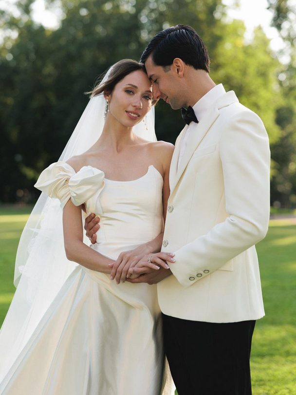 R+N. UK, Midlands & Destination Wedding Photographer | Leicester Documentary Wedding Photography