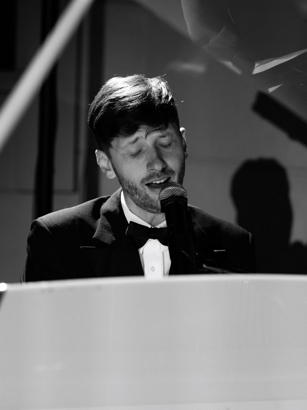 R+N. UK, Midlands & Destination Wedding Photographer | Leicester Documentary Wedding Photography