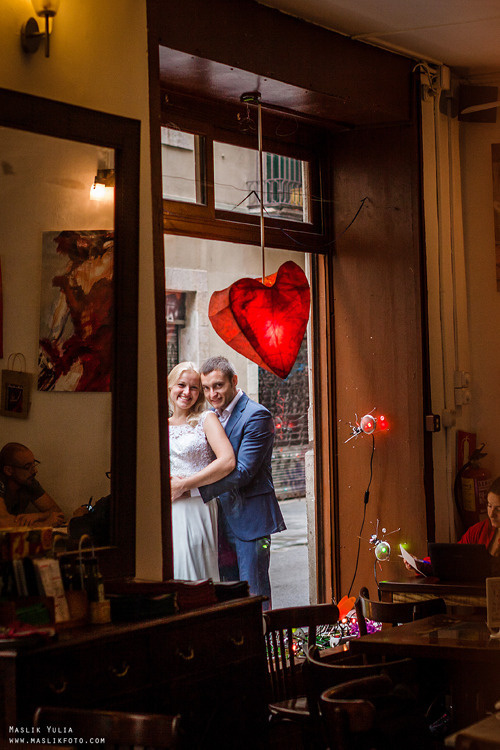 Дождливая фотосессия в Барселоне. Фотограф в Барселоне Испании Маслик Юлия