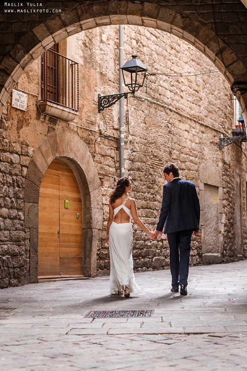 Sesión de fotos de boda de playa en España. Fotógrafo en Barcelona  Maslik Yulia