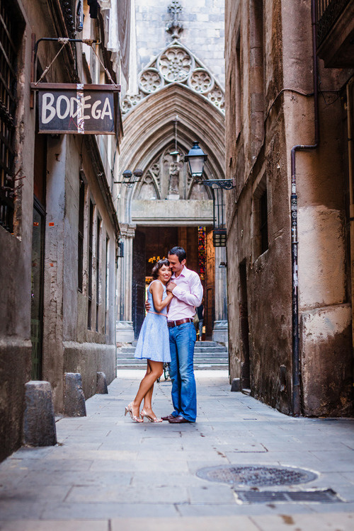 Morning photo shoot in Barcelona. Photographer in Barcelona Spain Maslik Yulia