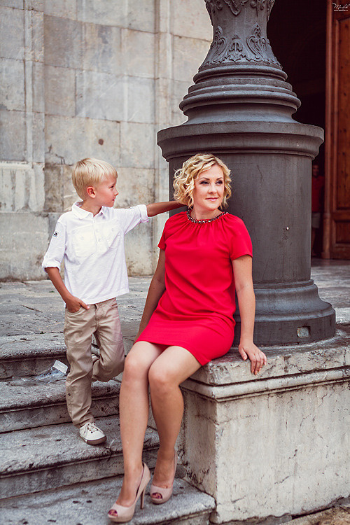 Fantástica sesión de fotos de mamá con hijo en Tarragona. Fotógrafo en Barcelona  Maslik Yulia