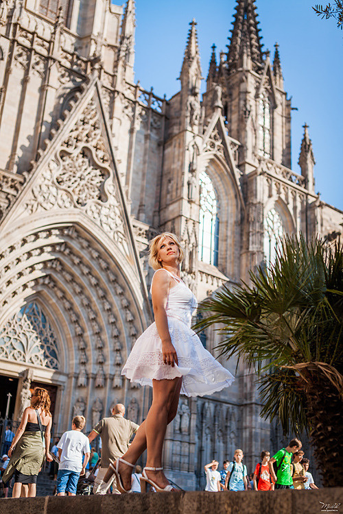 Sesión de fotos de retrato en el Park Güell. Fotógrafo en Barcelona  Maslik Yulia