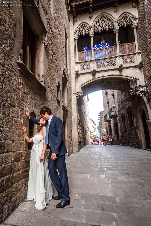 Sesión de fotos de boda de playa en España. Fotógrafo en Barcelona  Maslik Yulia
