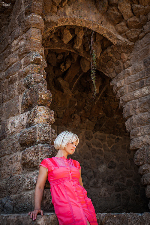 Sesión de fotos de retrato en el Park Güell. Fotógrafo en Barcelona  Maslik Yulia