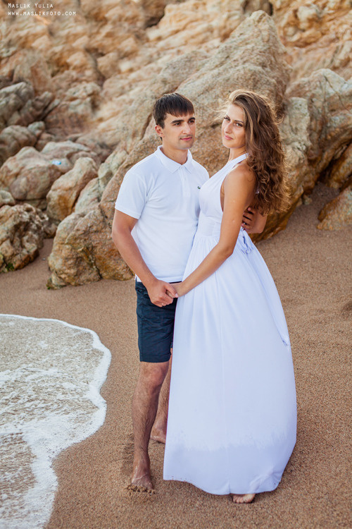 Passionate photo shoot on the Costa Brava. Photographer in Barcelona Spain Maslik Yulia