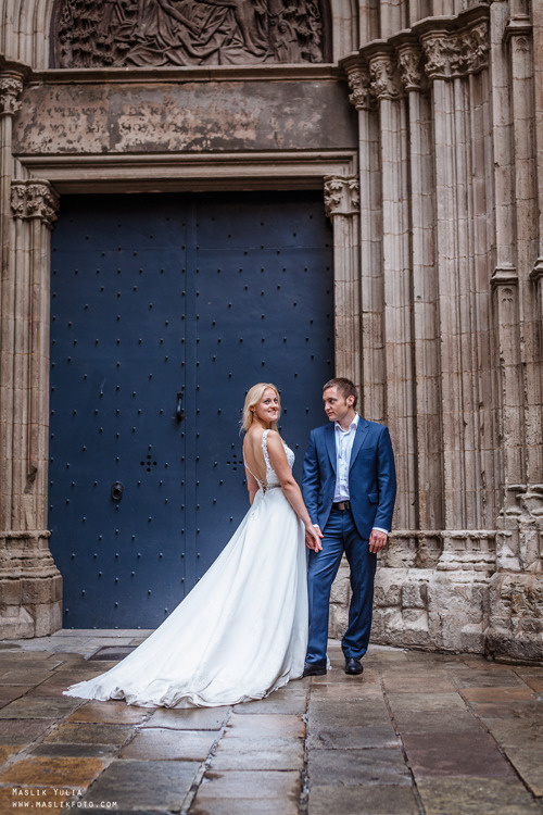 Дождливая фотосессия в Барселоне. Фотограф в Барселоне Испании Маслик Юлия