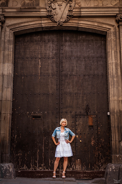 Sesión de fotos de retrato en el Park Güell. Fotógrafo en Barcelona  Maslik Yulia