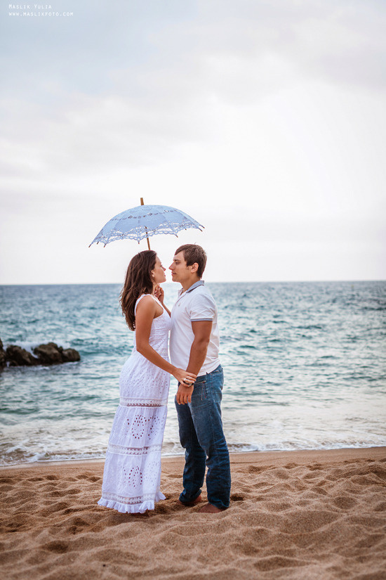 Sea photo session in Tossa de Mar. Photographer in Barcelona Spain Maslik Yulia