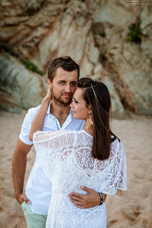 Sesión de fotos de playa en la Costa Brava. Fotógrafo en Barcelona  Maslik Yulia