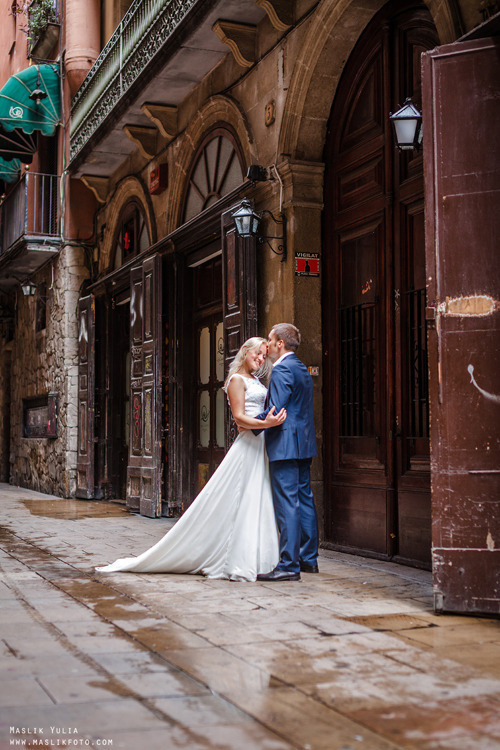 Дождливая фотосессия в Барселоне. Фотограф в Барселоне Испании Маслик Юлия