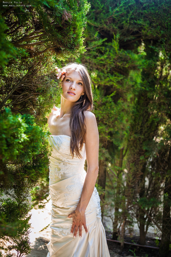 Свадебная фотосессия в Барселоне в парке Лабиринт. Фотограф в Барселоне Испании Маслик Юлия