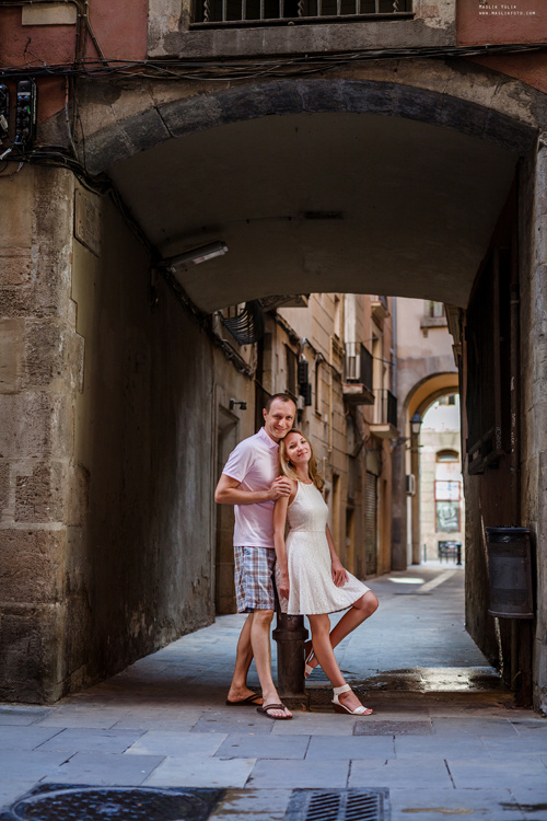 Sesión fotográfica familiar de verano en Barcelona. Fotógrafo en Barcelona  Maslik Yulia