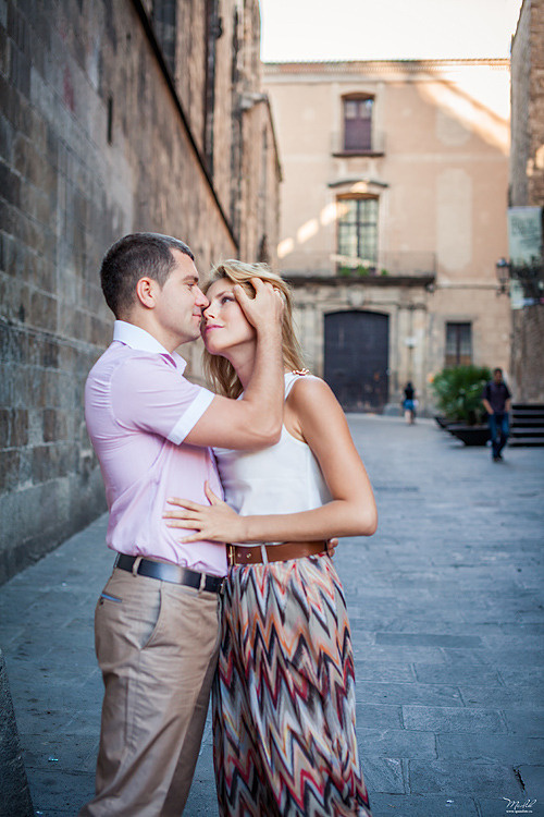 Letnia rodzinna sesja zdjęciowa w Barcelonie. Fotograf w Barcelonie Hiszpanii Maslik Yulia