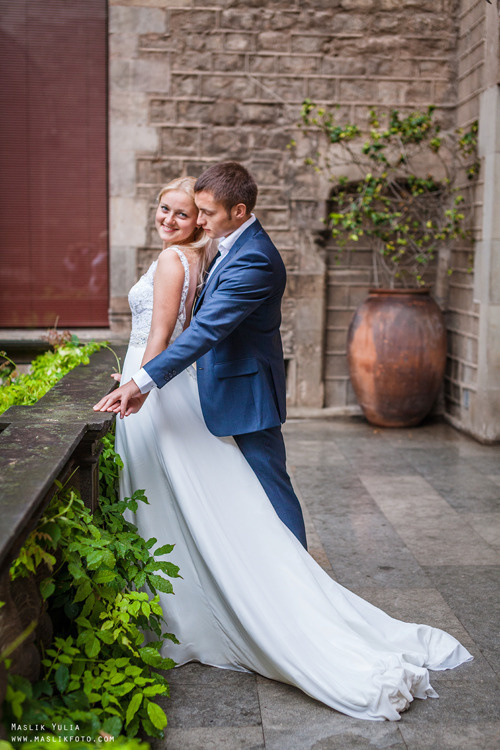 Дождливая фотосессия в Барселоне. Фотограф в Барселоне Испании Маслик Юлия