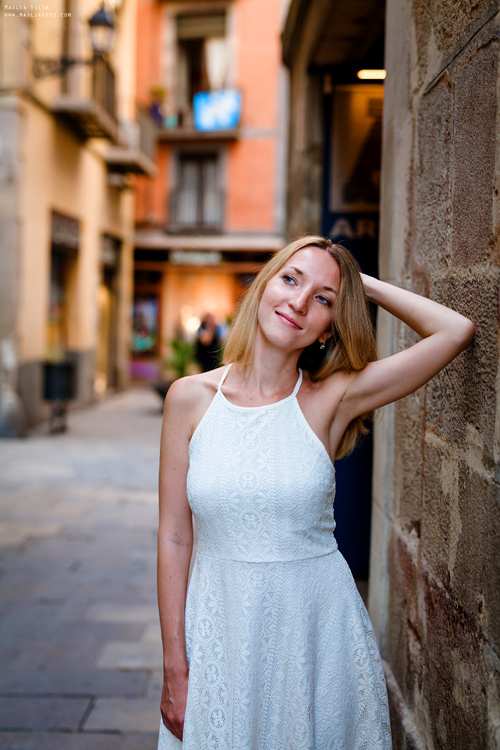 Sesión fotográfica familiar de verano en Barcelona. Fotógrafo en Barcelona  Maslik Yulia