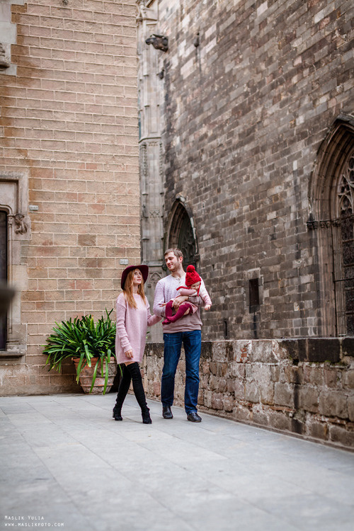 Sesión de fotos de invierno en Barcelona. Fotógrafo en Barcelona  Maslik Yulia