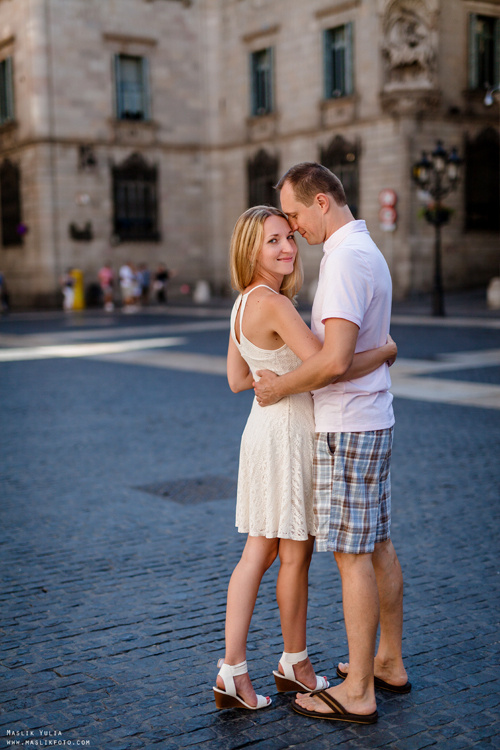 Sesión fotográfica familiar de verano en Barcelona. Fotógrafo en Barcelona  Maslik Yulia