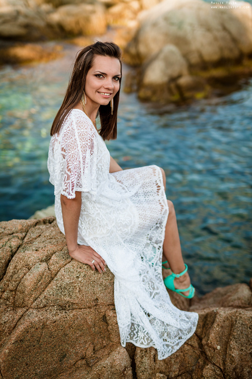 Sesión de fotos de playa en la Costa Brava. Fotógrafo en Barcelona  Maslik Yulia