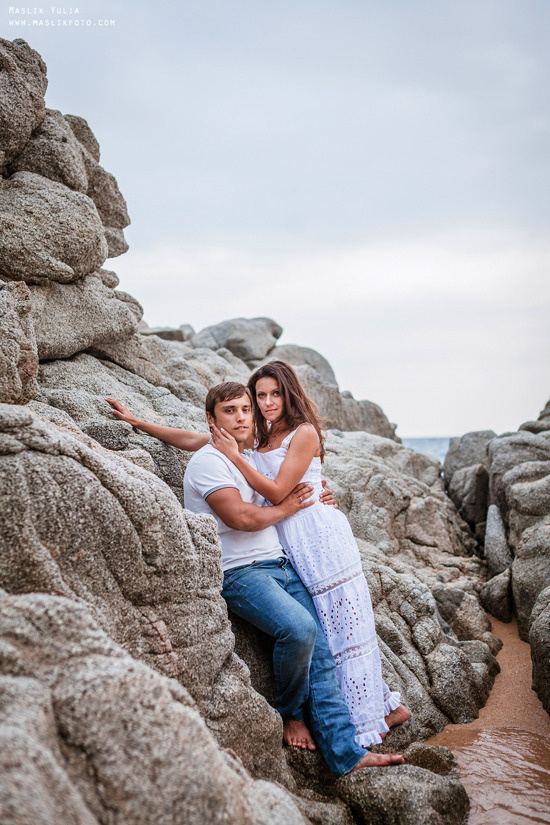 Sea photo session in Tossa de Mar. Photographer in Barcelona Spain Maslik Yulia