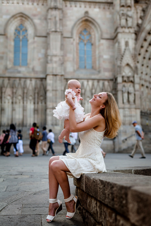 Sesión fotográfica familiar de verano en Barcelona. Fotógrafo en Barcelona  Maslik Yulia