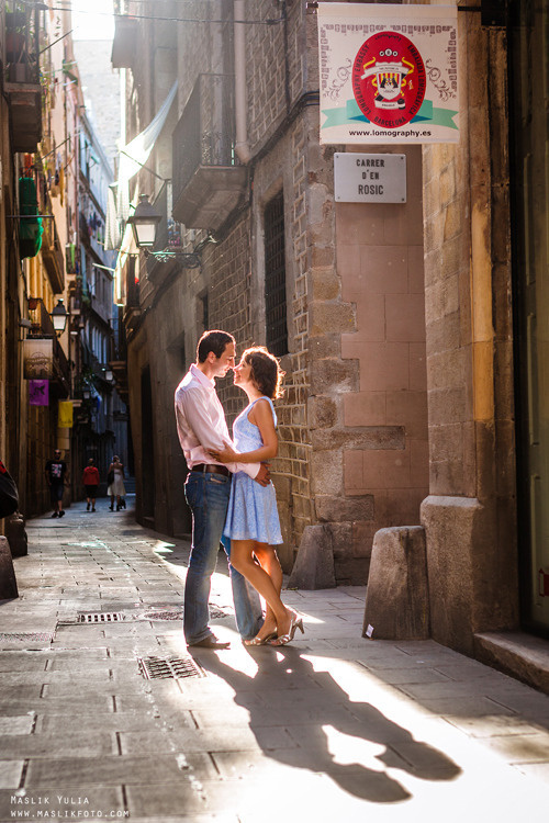 Morning photo shoot in Barcelona. Photographer in Barcelona Spain Maslik Yulia