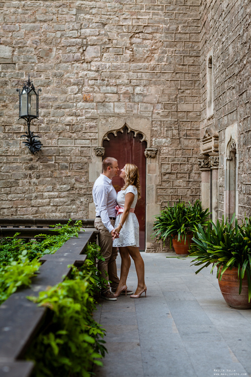 Przyjemna sesja zdjęciowa w Barcelonie. Fotograf w Barcelonie Hiszpanii Maslik Yulia