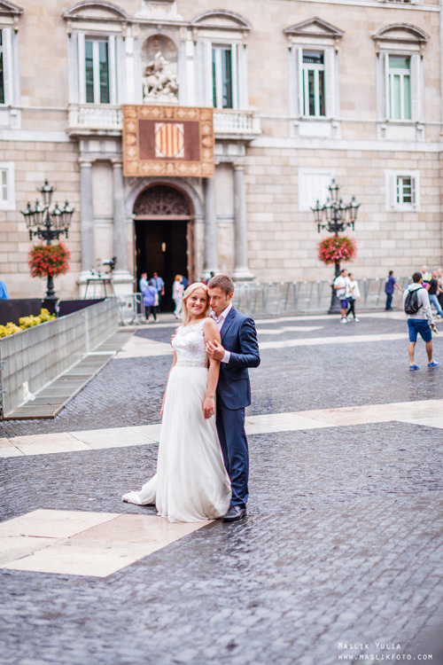 Дождливая фотосессия в Барселоне. Фотограф в Барселоне Испании Маслик Юлия