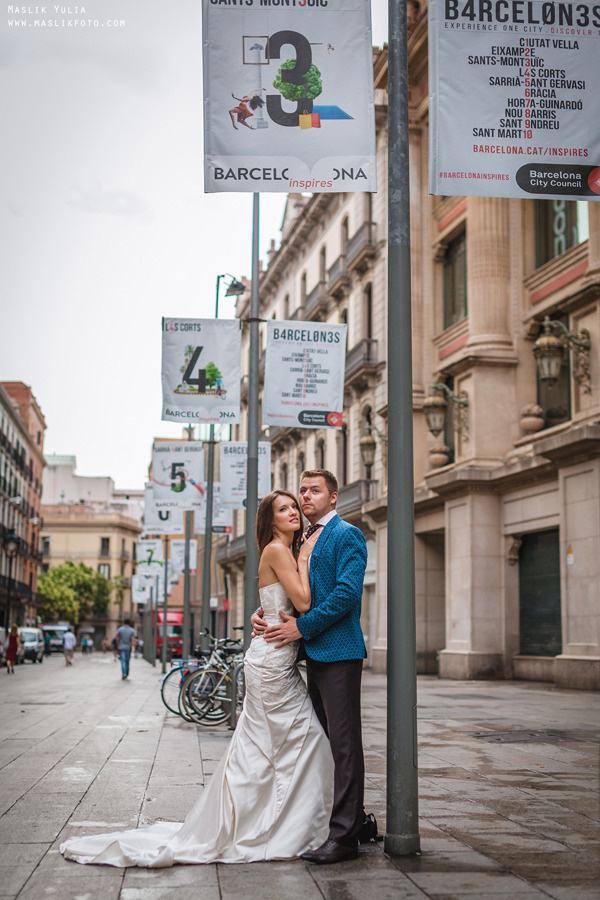 Свадебная фотосессия в Барселоне в парке Лабиринт. Фотограф в Барселоне Испании Маслик Юлия