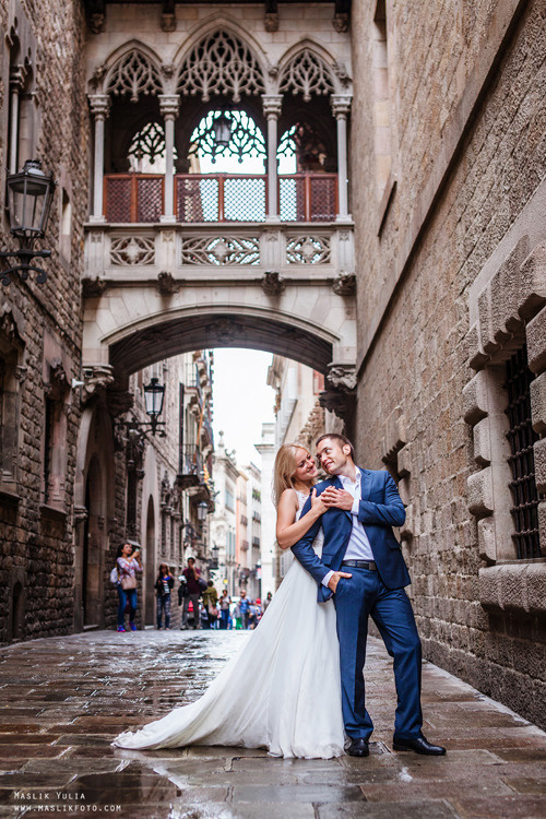 Дождливая фотосессия в Барселоне. Фотограф в Барселоне Испании Маслик Юлия